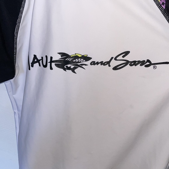 Maui and Sons Rash Guard - Picture 2 of 6